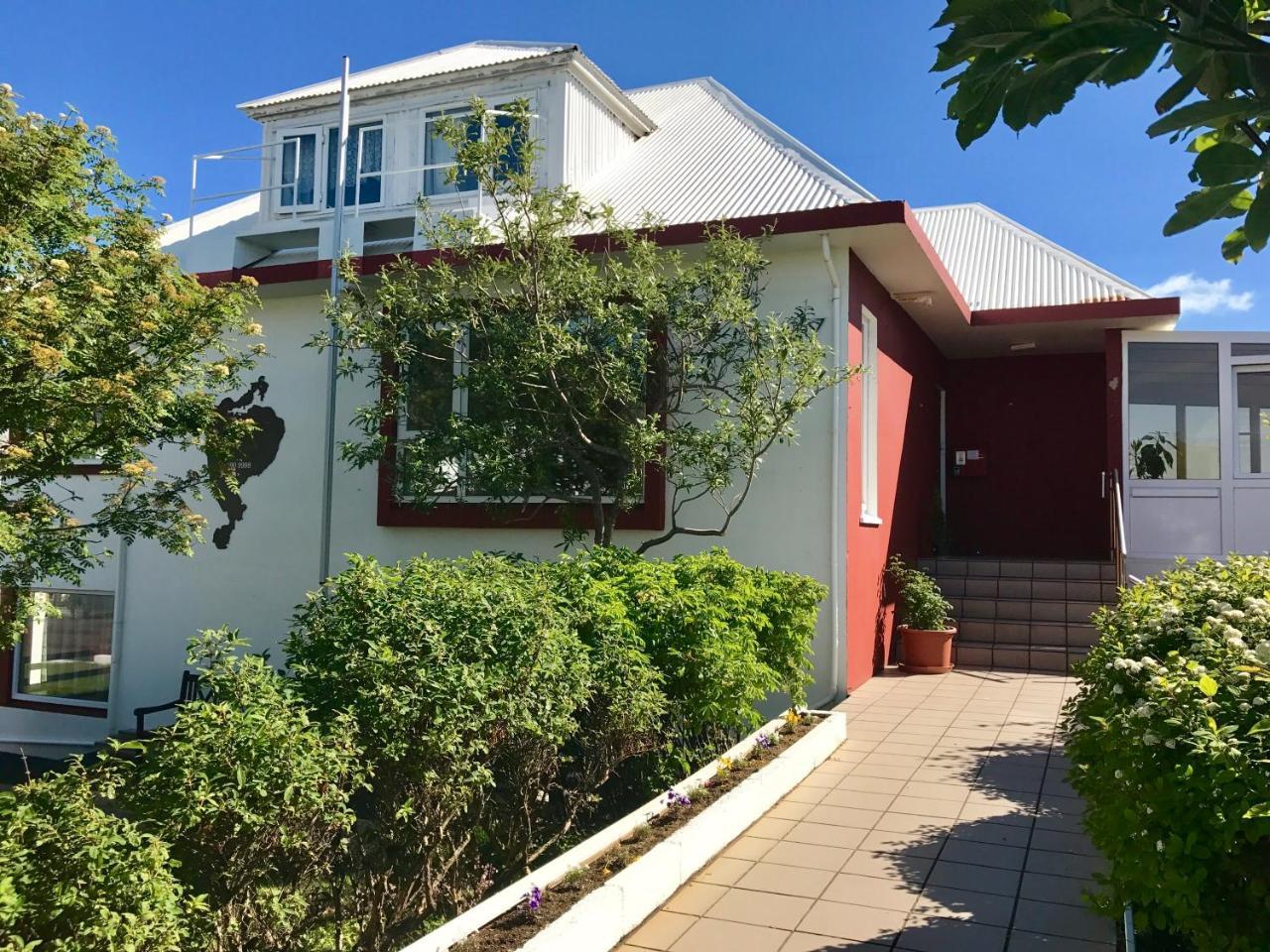 Guesthouse Arny Вестманеяр Екстериор снимка